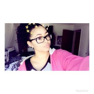 Meet your Posher, Beya